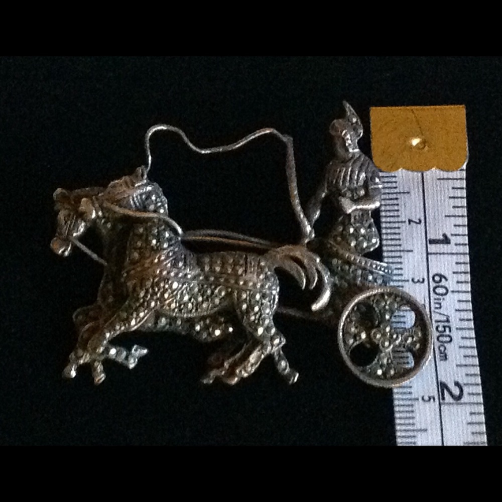 925 Silver Marcasite Articulated Roman Chariot Brooch - Picture 6 of 8